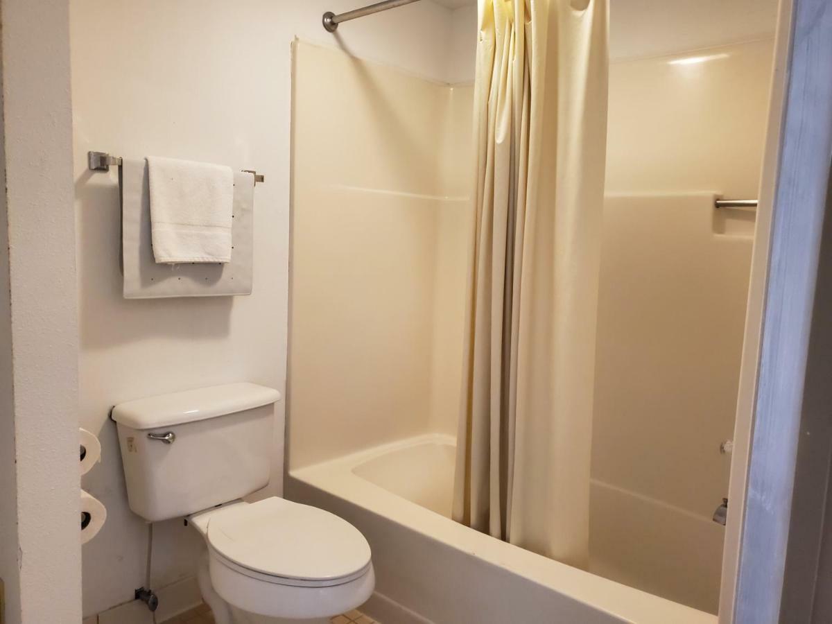 Colonial House Motel 비둘기 포지 외부 사진