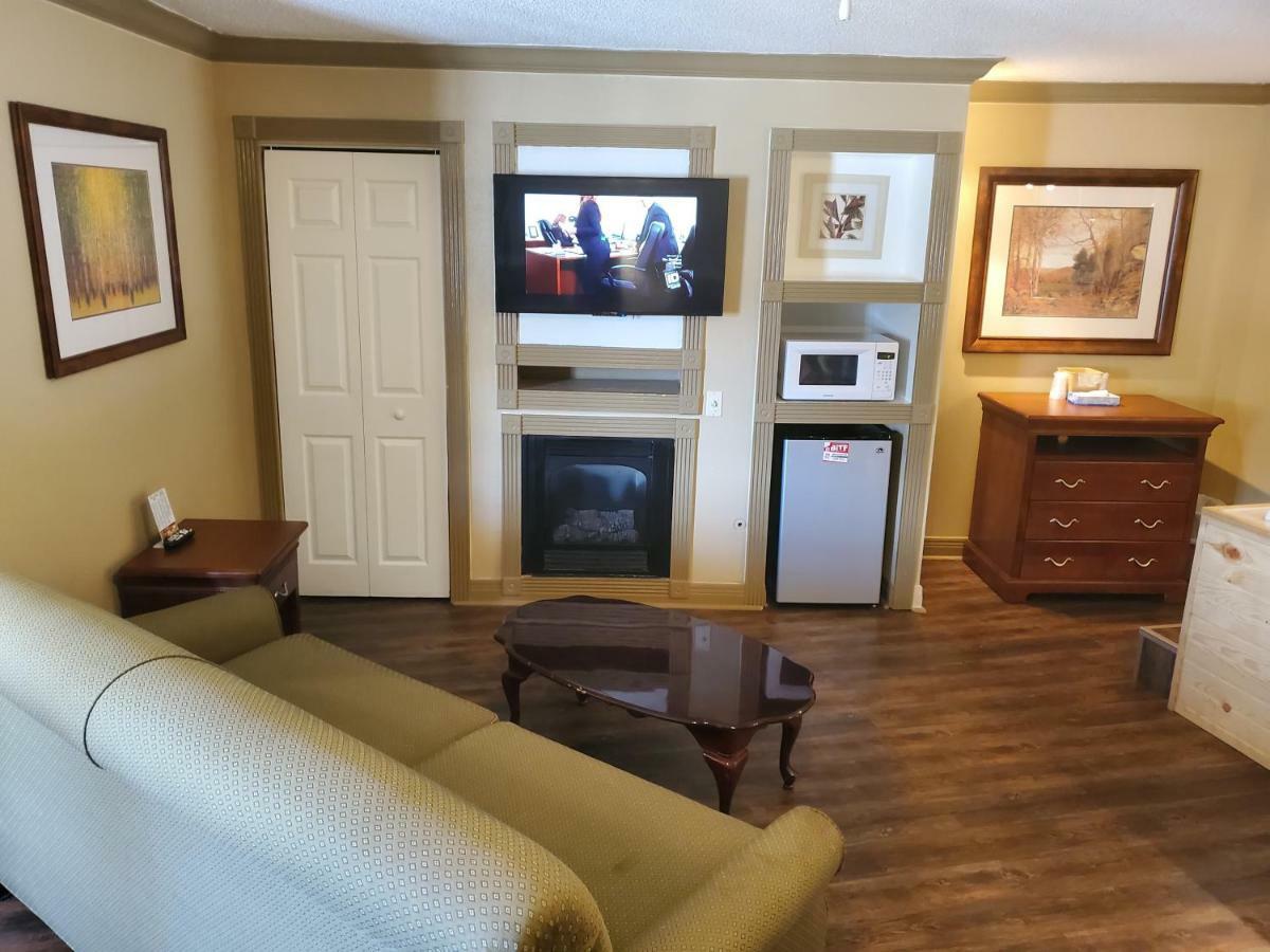 Colonial House Motel 비둘기 포지 외부 사진