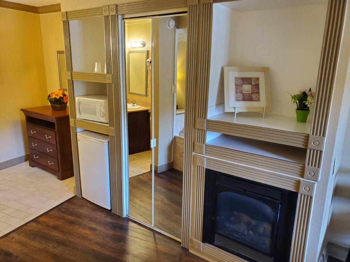 Colonial House Motel 비둘기 포지 외부 사진