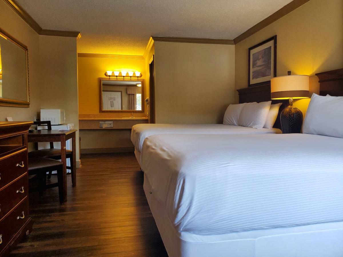 Colonial House Motel 비둘기 포지 외부 사진