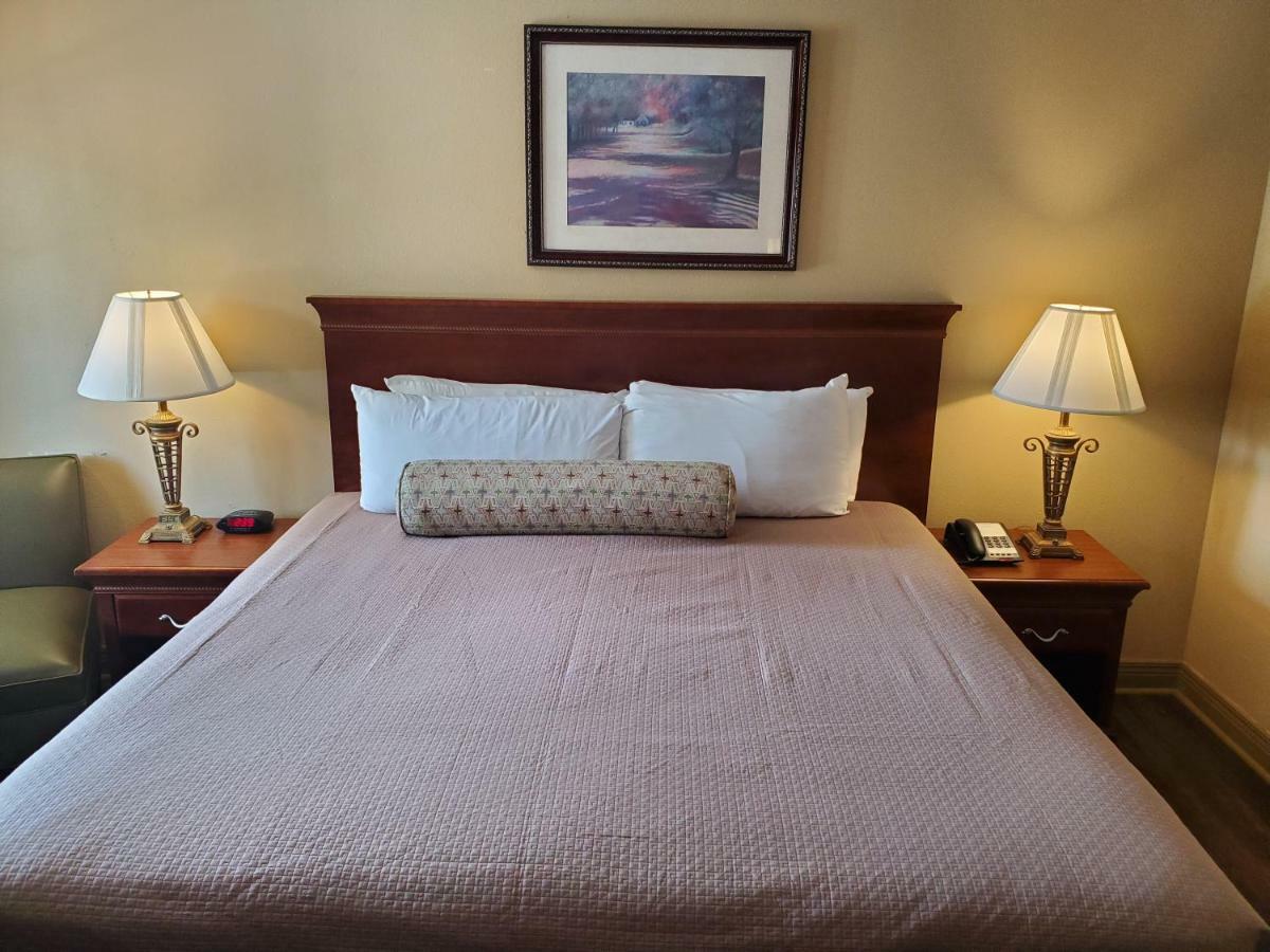 Colonial House Motel 비둘기 포지 외부 사진