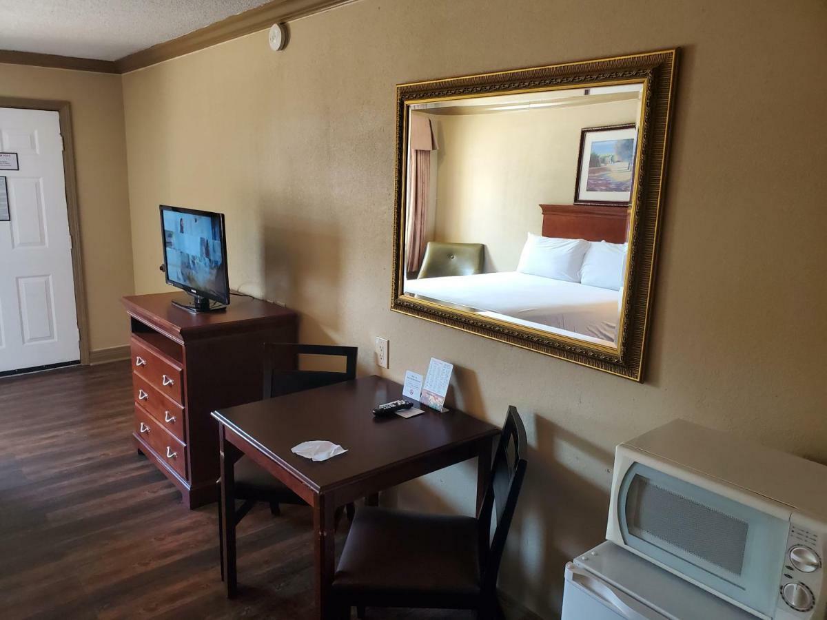Colonial House Motel 비둘기 포지 외부 사진