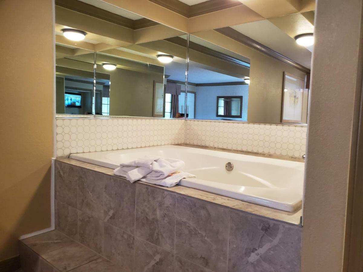 Colonial House Motel 비둘기 포지 외부 사진