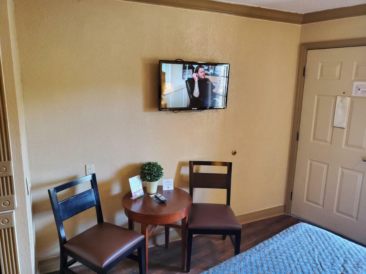 Colonial House Motel 비둘기 포지 외부 사진