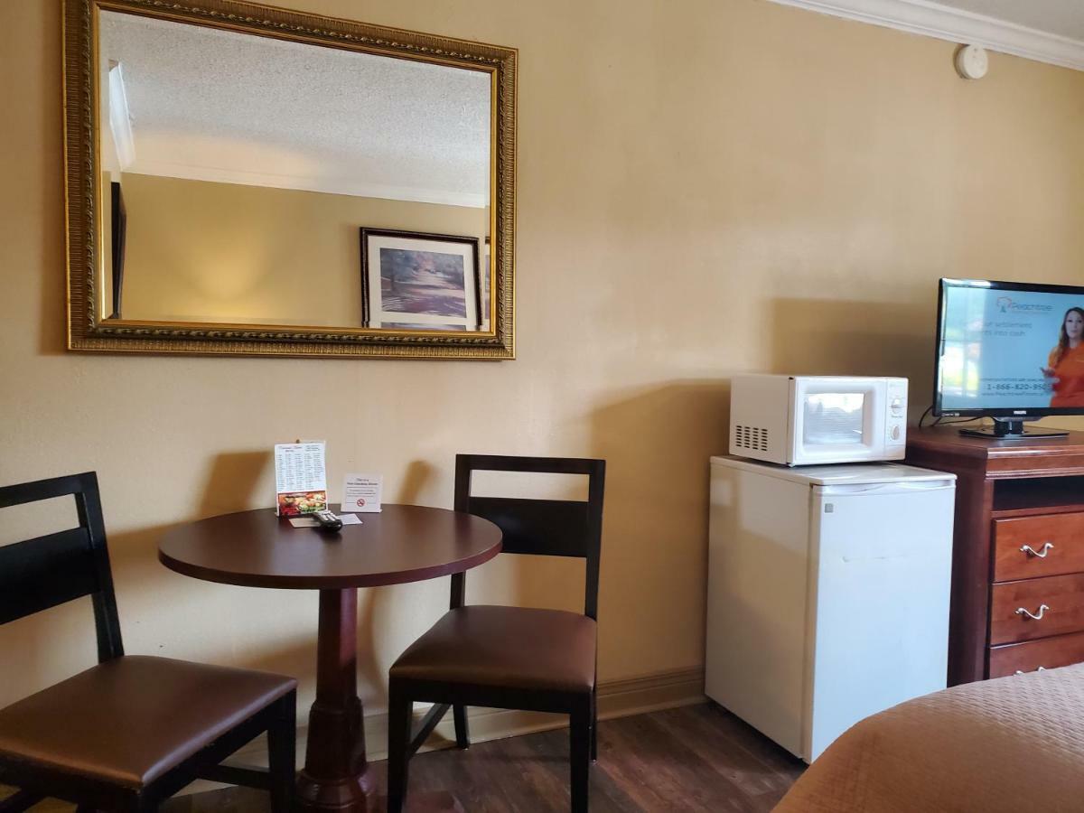 Colonial House Motel 비둘기 포지 외부 사진